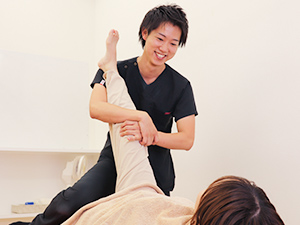 骨盤矯正の施術写真