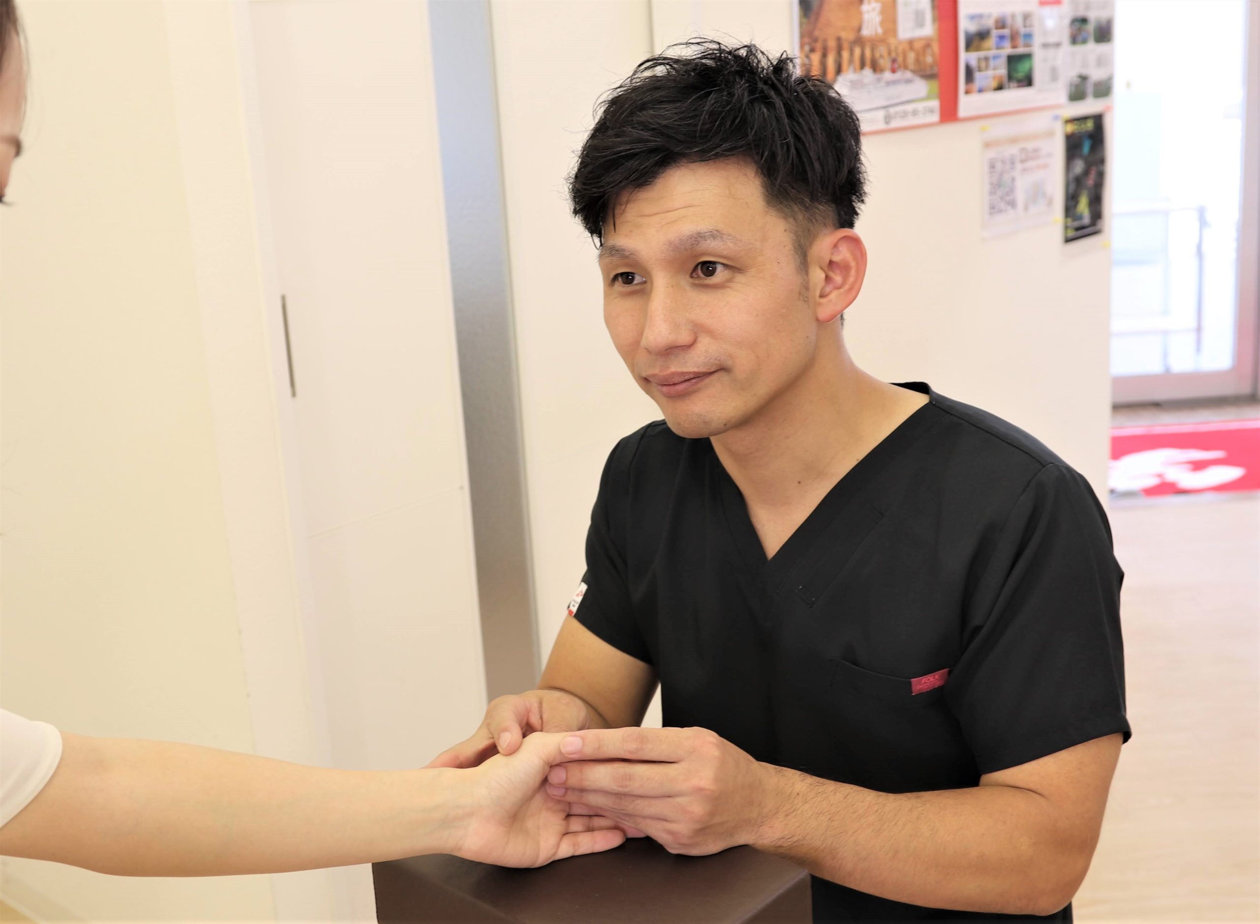 むさし鍼灸整骨院の腱鞘炎などの手の症状の施術写真